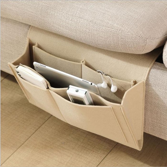 Storage bag with hanging pockets